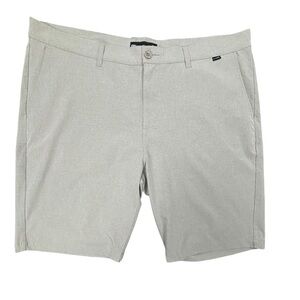 NWOT-‎ Travis Mathew- Golf shorts- 40